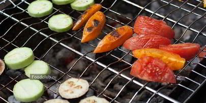 щупальца кальмара с овощами на гриле