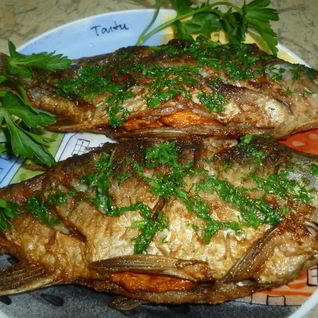 Шустрый карась жареный в соусе