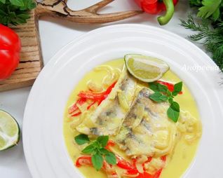 Судак в кокосовом молоке с шафраном