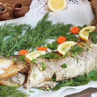 Судак, запеченный целиком