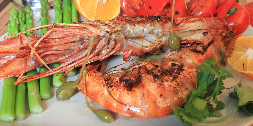 Рецепт тигровые креветки, фламбированные коньком