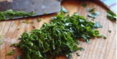 тигровые креветки на сковороде