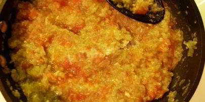 треска с луком и помидорами в духовке с вином