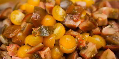 тунец-гриль с томатным салатом