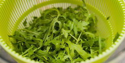 тунец-гриль с томатным салатом