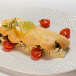 Запеченная осетрина с укропом и черным перцем
