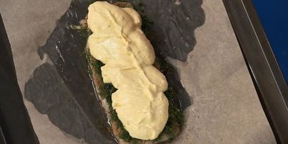 запеченная осетрина с укропом и черным перцем