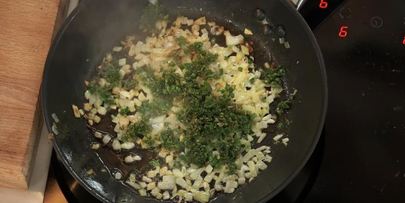 запеченная осетрина с укропом и черным перцем