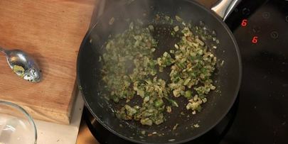 запеченная осетрина с укропом и черным перцем