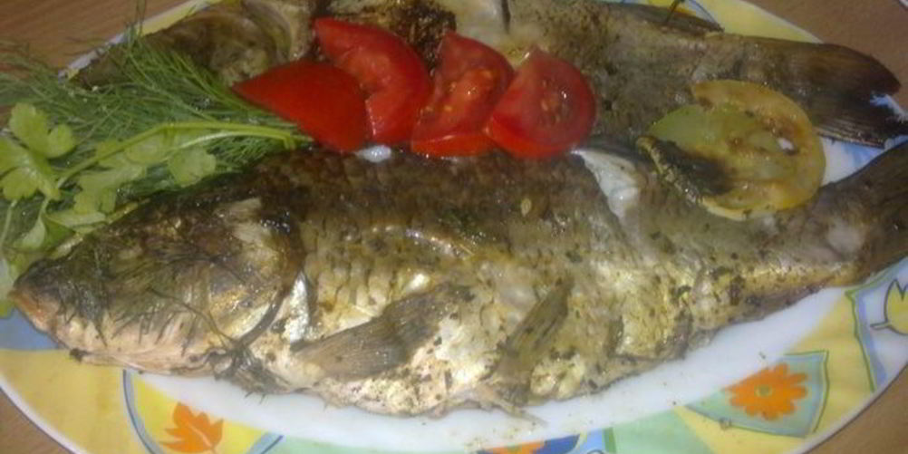 Рецепт запеченые карпики с зеленью и кабачками