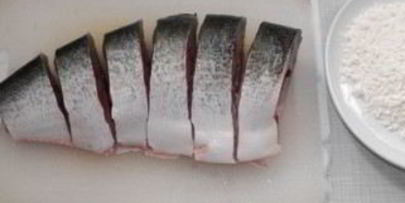 жареная красная рыба