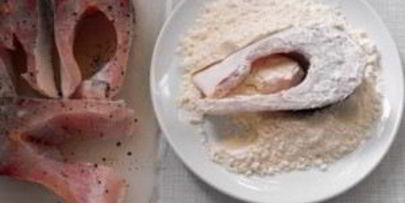 жареная красная рыба