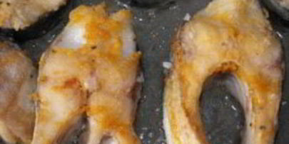 жареная красная рыба