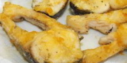 жареная красная рыба