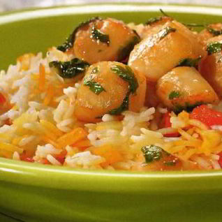 Жареные гребешки с рисом