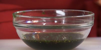 рыбные клецки с фунчозой и соевым соусом