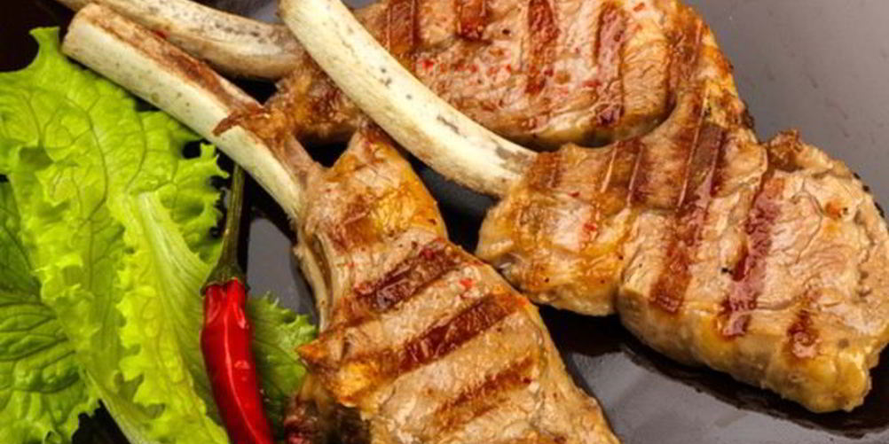 Рецепт бараний шашлык в маринаде с ржаным хлебом и лимоном