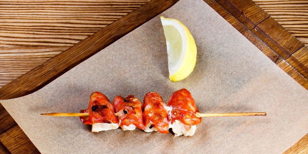 Рецепт шашлычки из куриного филе с чоризо