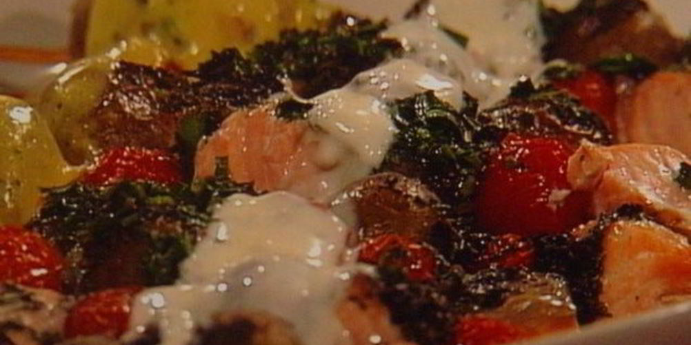 Рецепт шашлычки из лосося с молодой картошкой под чесночным соусом айоли