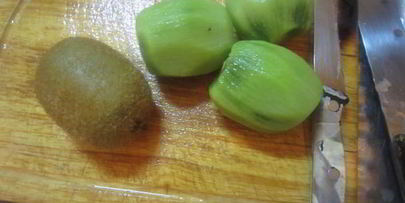 шашлык из куриных грудок с соусом из киви и меда