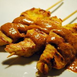 Шашлык из курицы на шпажках