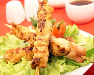 Шашлык из курицы на сковороде гриль