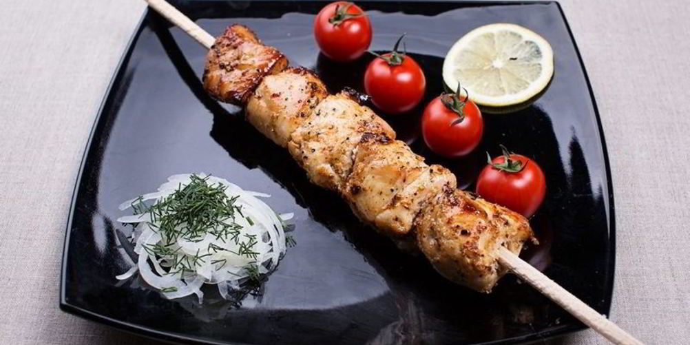 Рецепт шашлык из курицы в чесночно-луковом маринаде