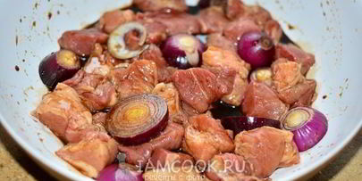 шашлык из свиной лопатки