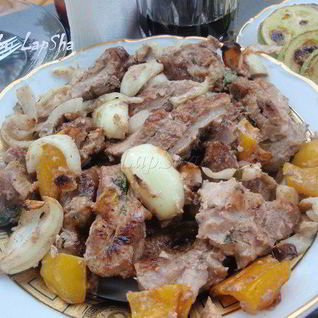 Свиной шашлык в сметанном маринаде