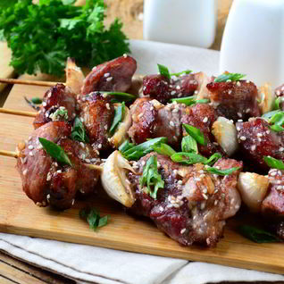 Тайский шашлычок на шпажках