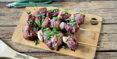 тайский шашлычок на шпажках