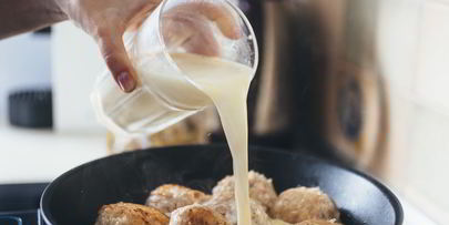 куриные тефтели в сливочно-сырном соусе