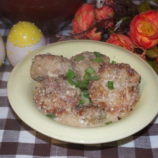 Куриные тефтели в сметанном соусе