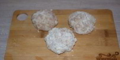 куриные тефтели в сметанном соусе