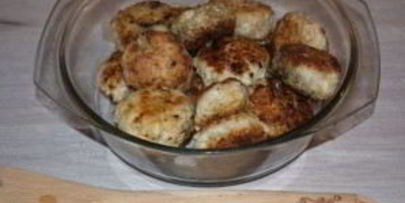 куриные тефтели в сметанном соусе