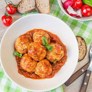 Куриные тефтели в томатном соусе