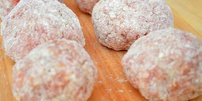 тефтели с подливкой на сковороде