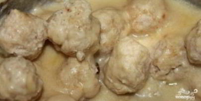 тефтели в молочном соусе