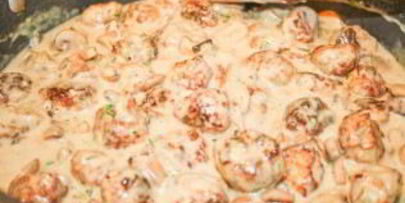 тефтели в сливочно-грибном соусе