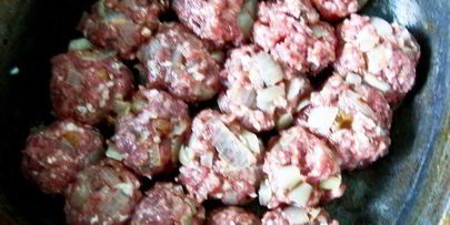 тефтели в сливочном соусе с кукурузой