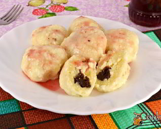 Творожные клецки с шоколадом