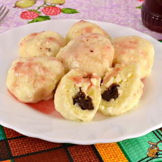 Творожные клецки с шоколадом