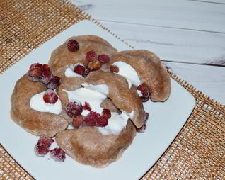 Диетические вареники с ягодами