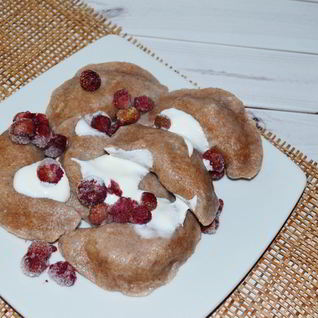 Диетические вареники с ягодами