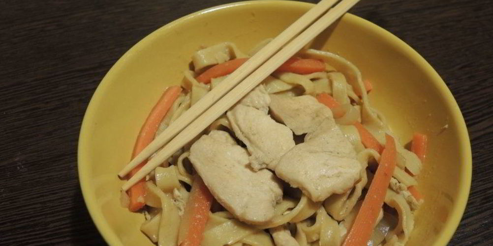 Рецепт яичная лапша с курицей и овощами