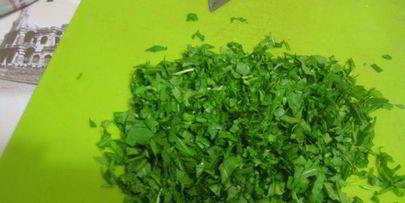 зеленые ньокки с руколой и масляным соусом