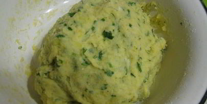 зеленые ньокки с руколой и масляным соусом