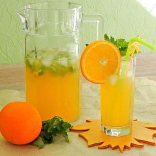 Апельсиновый напиток с мелиссой