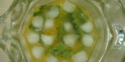 апельсиновый напиток с мелиссой