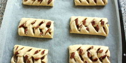 датские булочки с пеканом и кленовым сиропом